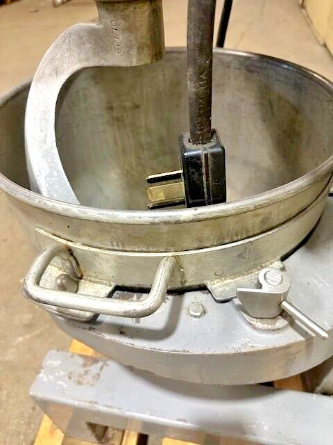 “VULCAN FM-60” HD COMMERCIAL 60 QUART 4 SPEED MIXER WITH BOWL AND J HOOK AUTOMIX