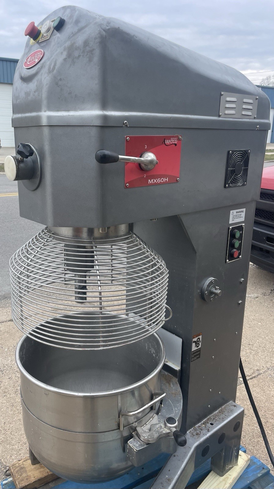 Avantco MX 60 3PH 240V 2-1/2HP 60 QT Dough Mixer, Delivery/Shipping Available