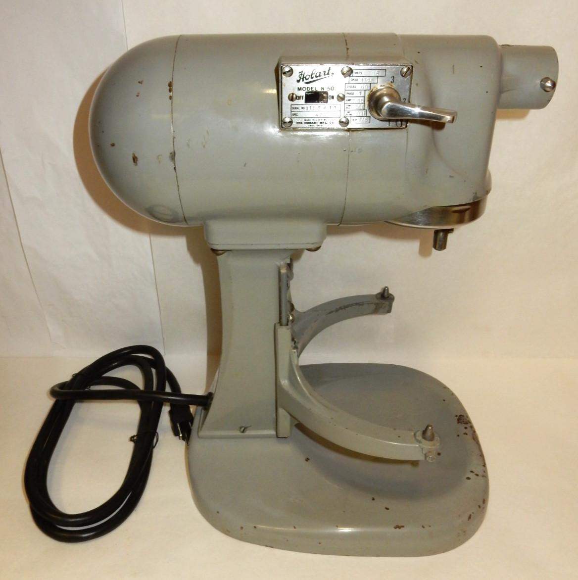 VINTAGE HOBART MODEL N-50 COMMERCIAL MIXER, BOWL & 2 PADDLES, NEW HD CORD, WORKS