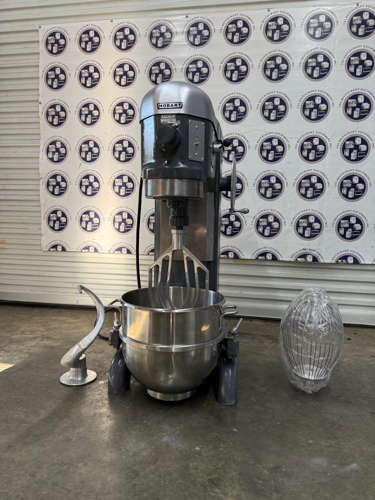 HOBART DOUGH MIXER H-600 60 QTZ { 115 VOLTS } SINGLE PH