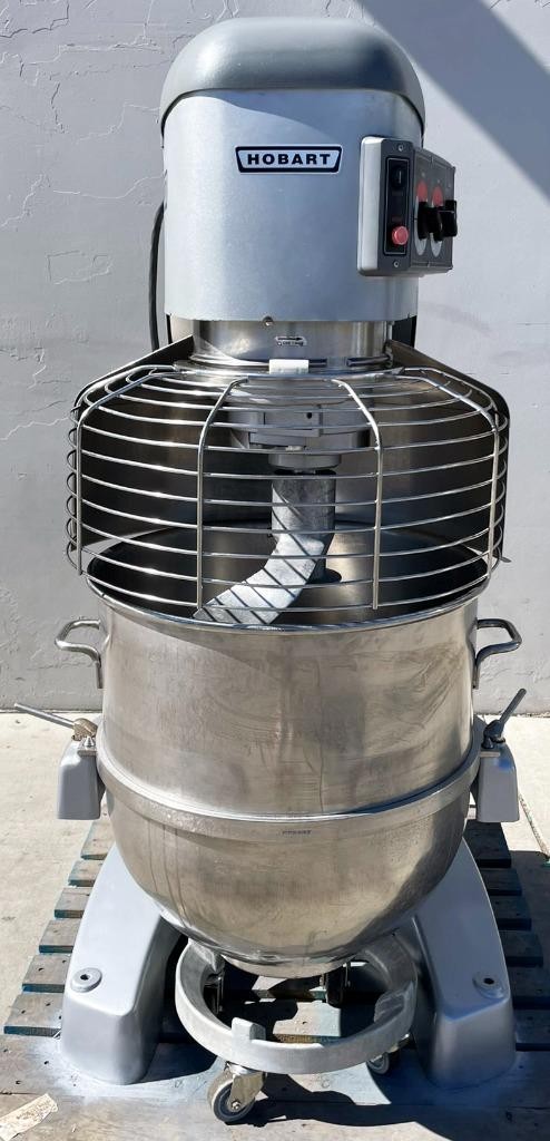 Hobart (HL1400N) 140 Quart 4 Speed Commercial Bakery Restaurant Dough Food Mixer