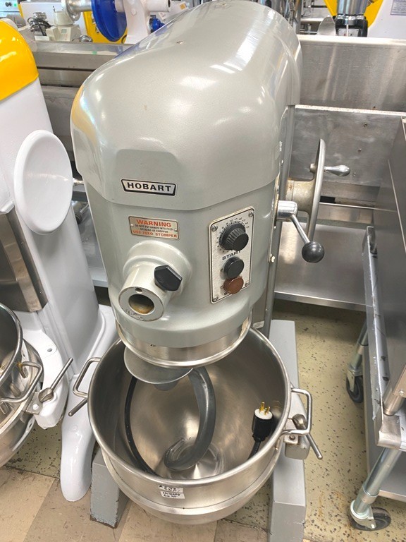 Mixers/ Hobart H-600T 60 Qt Mixer/ 2 HP NEW Motor w/ Attachments/ 200V-3PH