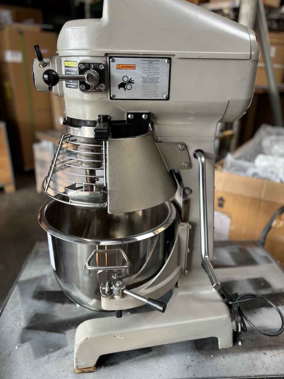 20 Quart Mixer Globe SP20 NEW Bowl & Attachments Bakery Pizza Countertop #2515
