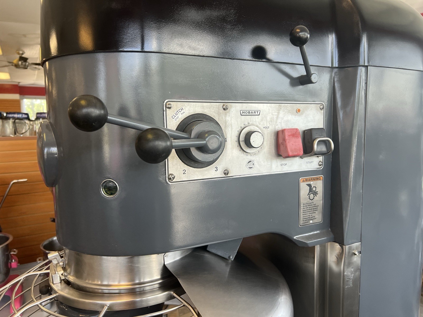 Hobart (V-1401) 140 Quart 4 Speed Bakery Dough Food Mixer With S/S Bowl & Hook