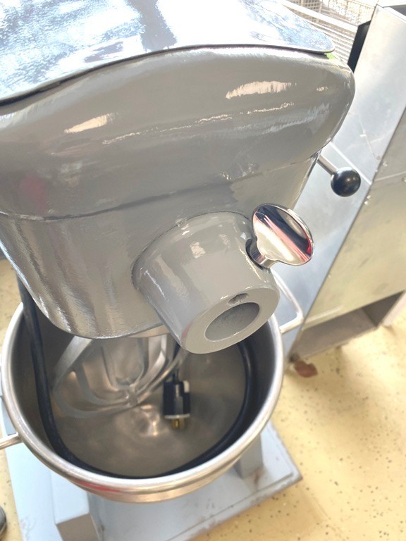 Mixers/ 30 Qt Hobart D-300 T /Planetary Mixer Floor Model /208-220V-3F-2.A