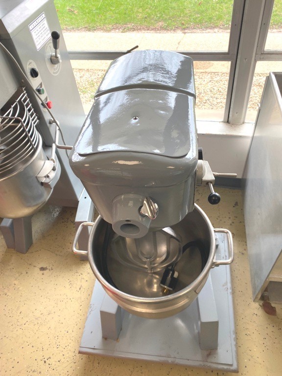 Mixers/ 30 Qt Hobart D-300 T /Planetary Mixer Floor Model /208-220V-3F-2.A