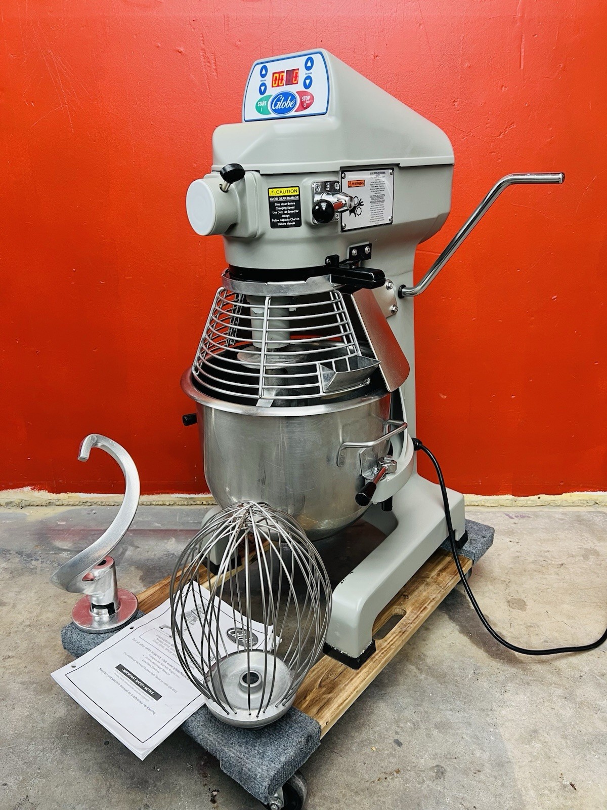 Globe SP20 20-Quart Commercial Planetary Mixer