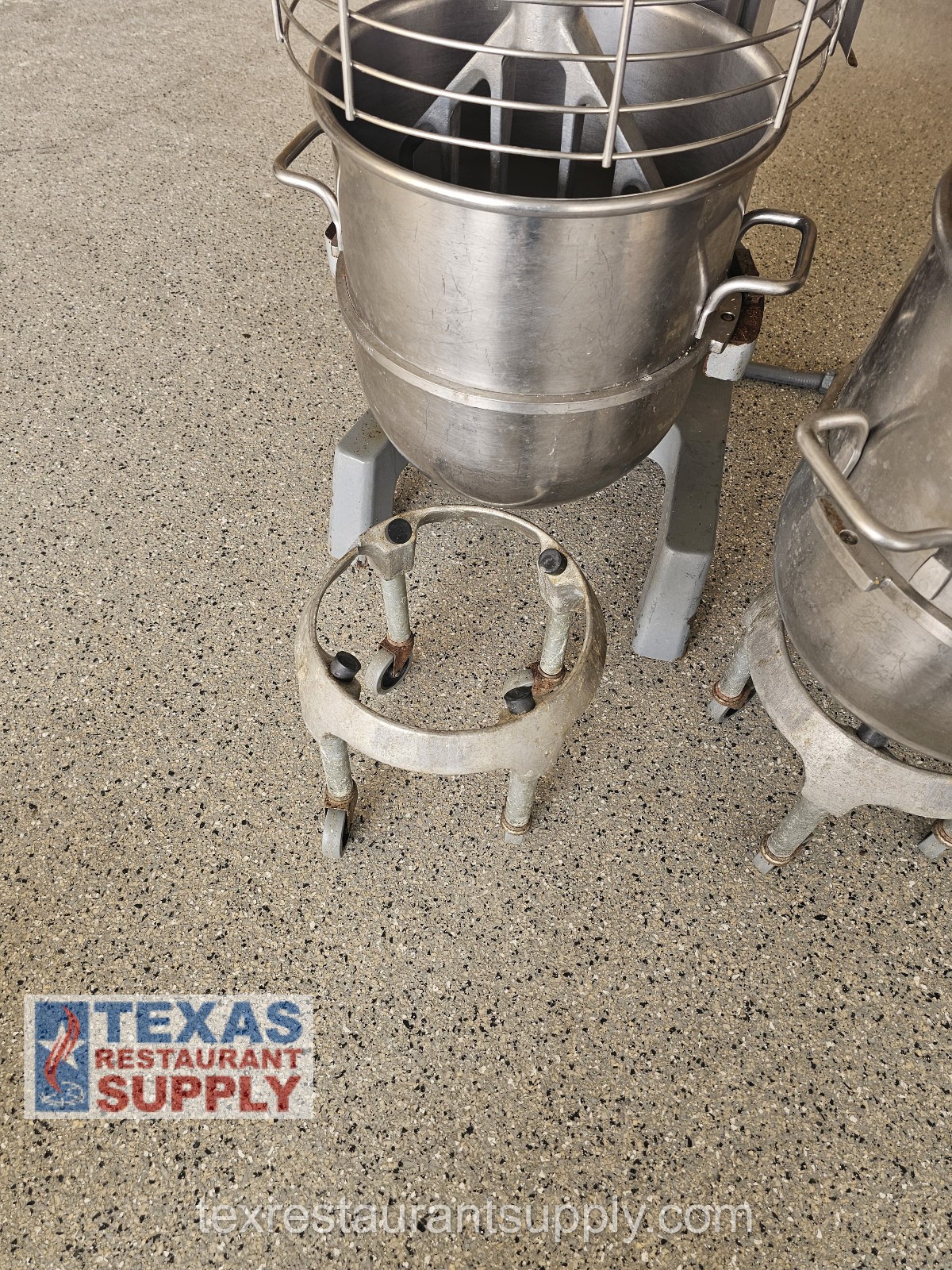 Hobart D340 40 Quart Bakery Dough Mixer 2 Stainless Bowls 2 Dollies Paddle