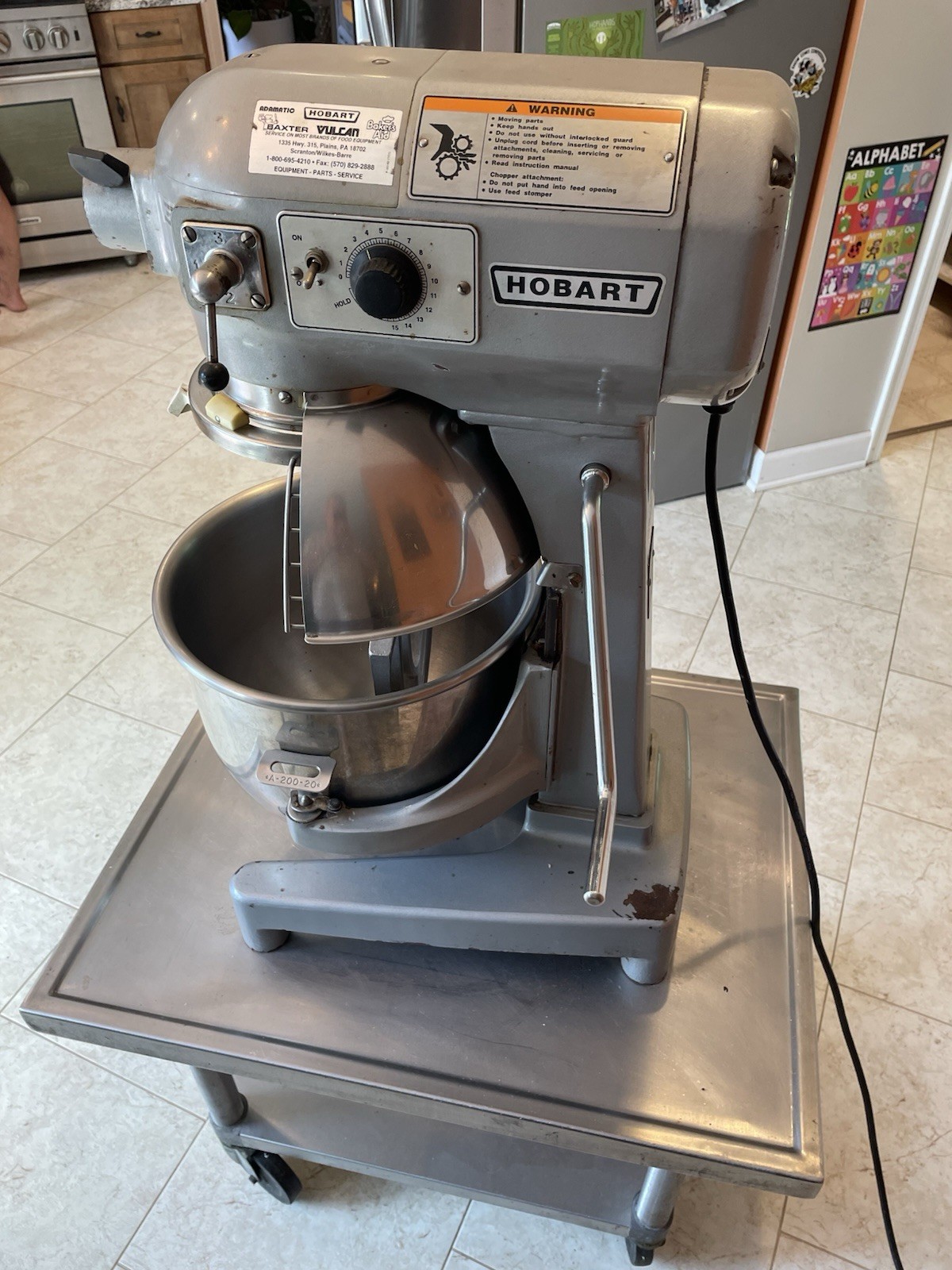 Hobart A200 20QT Commercial mixer 3 Spd w/ Bowl Guard, Bowl, Paddle, Whip & cart