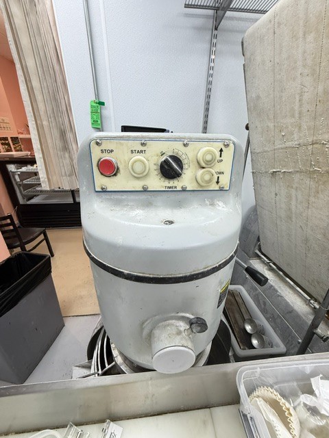 Globe SP80 80 Qt Commercial Planetary Mixer – Includes Bowl & Dough Hook