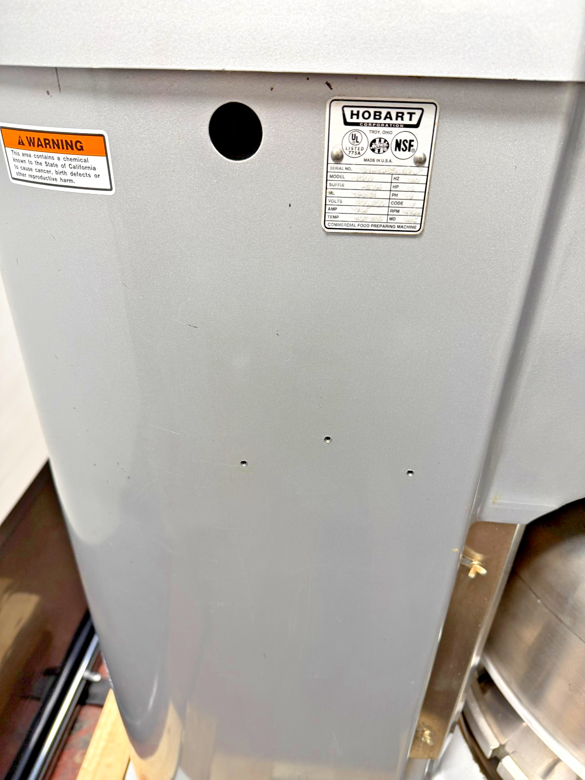 60 Quart Hobart H600 T Mixer Qt 200V 3 Ph 2 HP Stainless Steel NSF Bowl & 3 Att