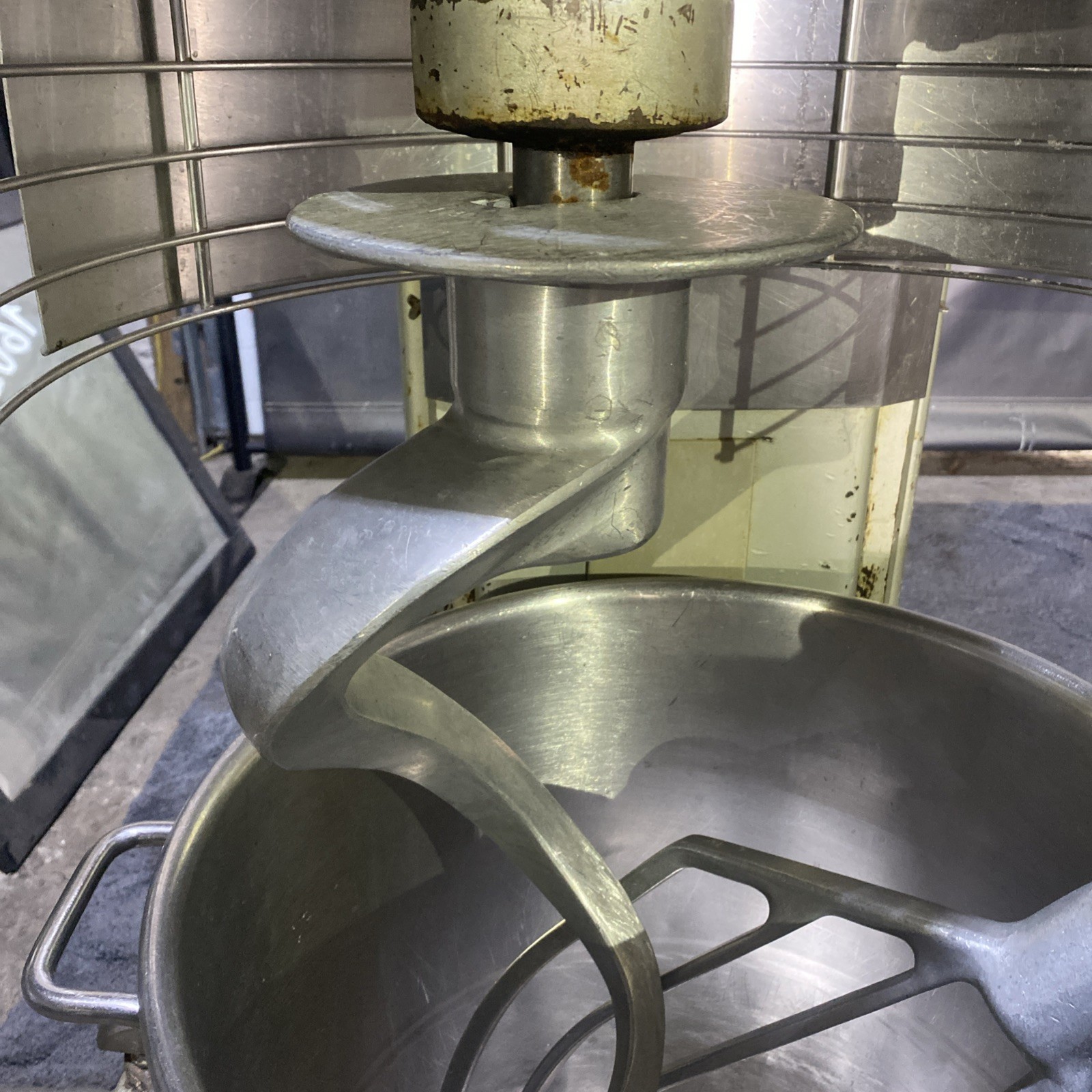 Pre-Owned Hobart 60-Quart Mixer Model H-600 With Safety Gate TESTED
