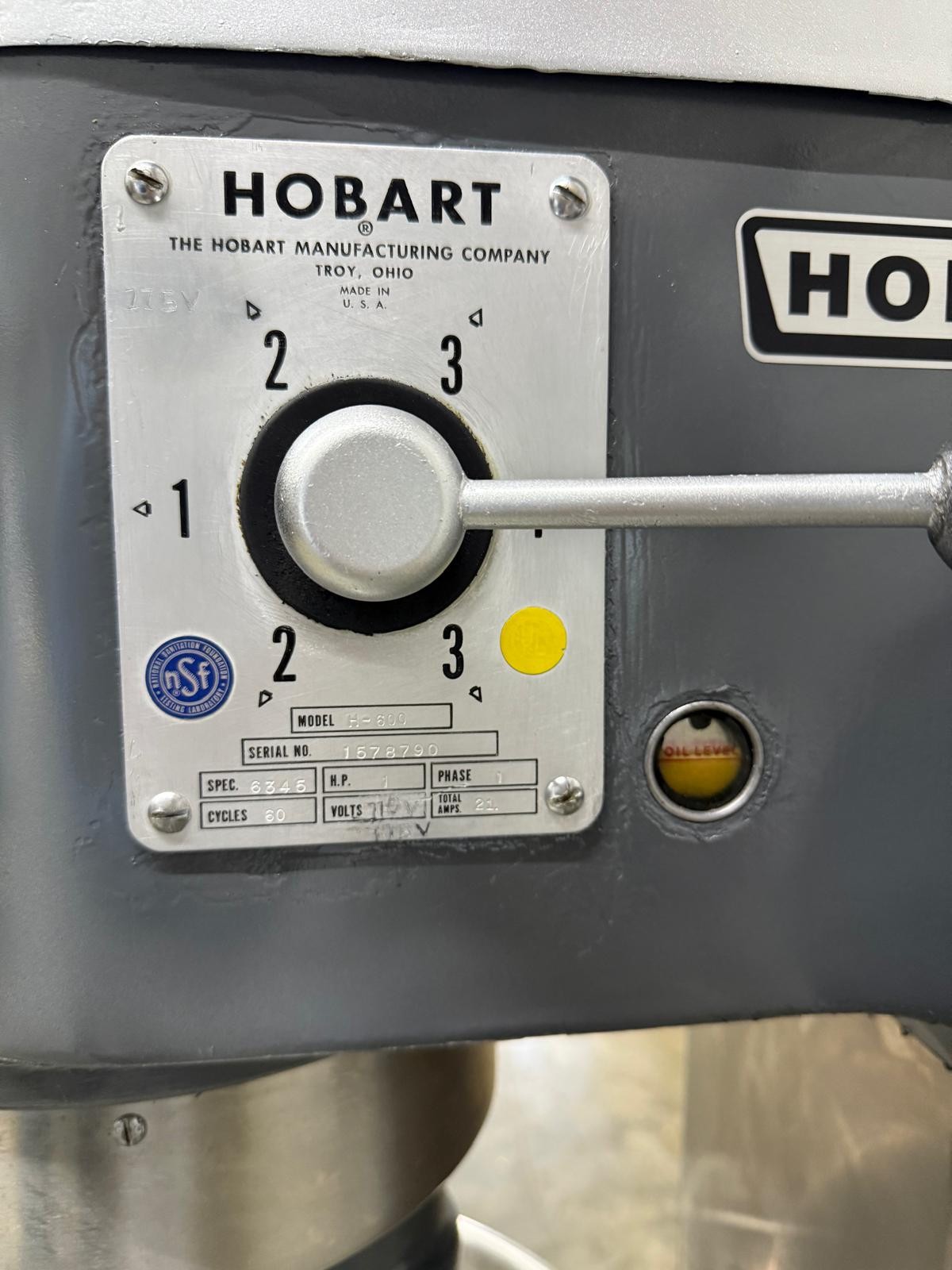 HOBART DOUGH MIXER H-600 60 QTZ { 115 VOLTS } SINGLE PH