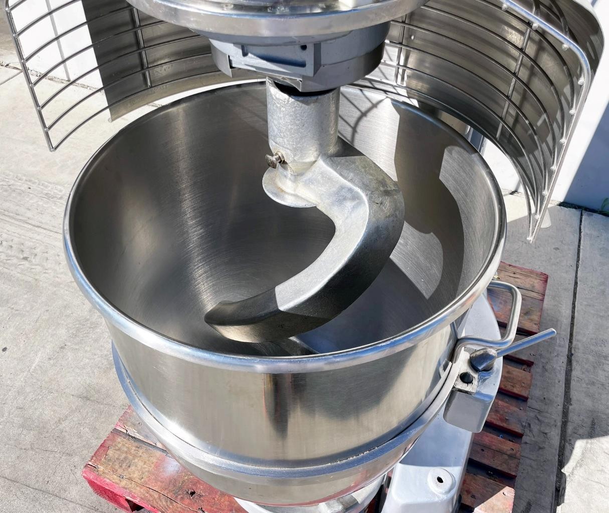 Hobart (HL1400N) 140 Quart 4 Speed Commercial Bakery Restaurant Dough Food Mixer