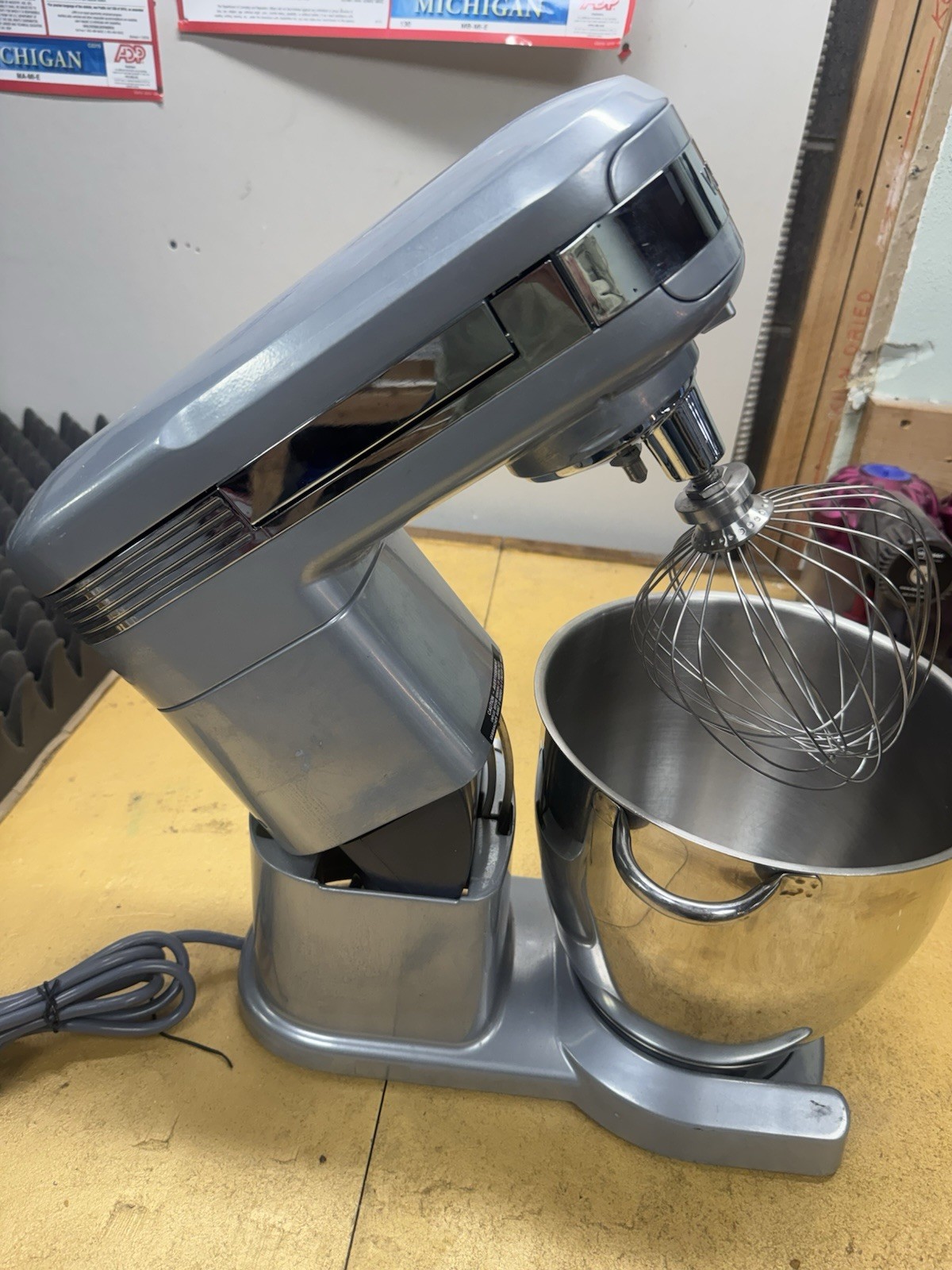 Waring Commercial 7 Quart Heavy Duty Countertop Stand Mixer – Tilt Head – WSM7Q