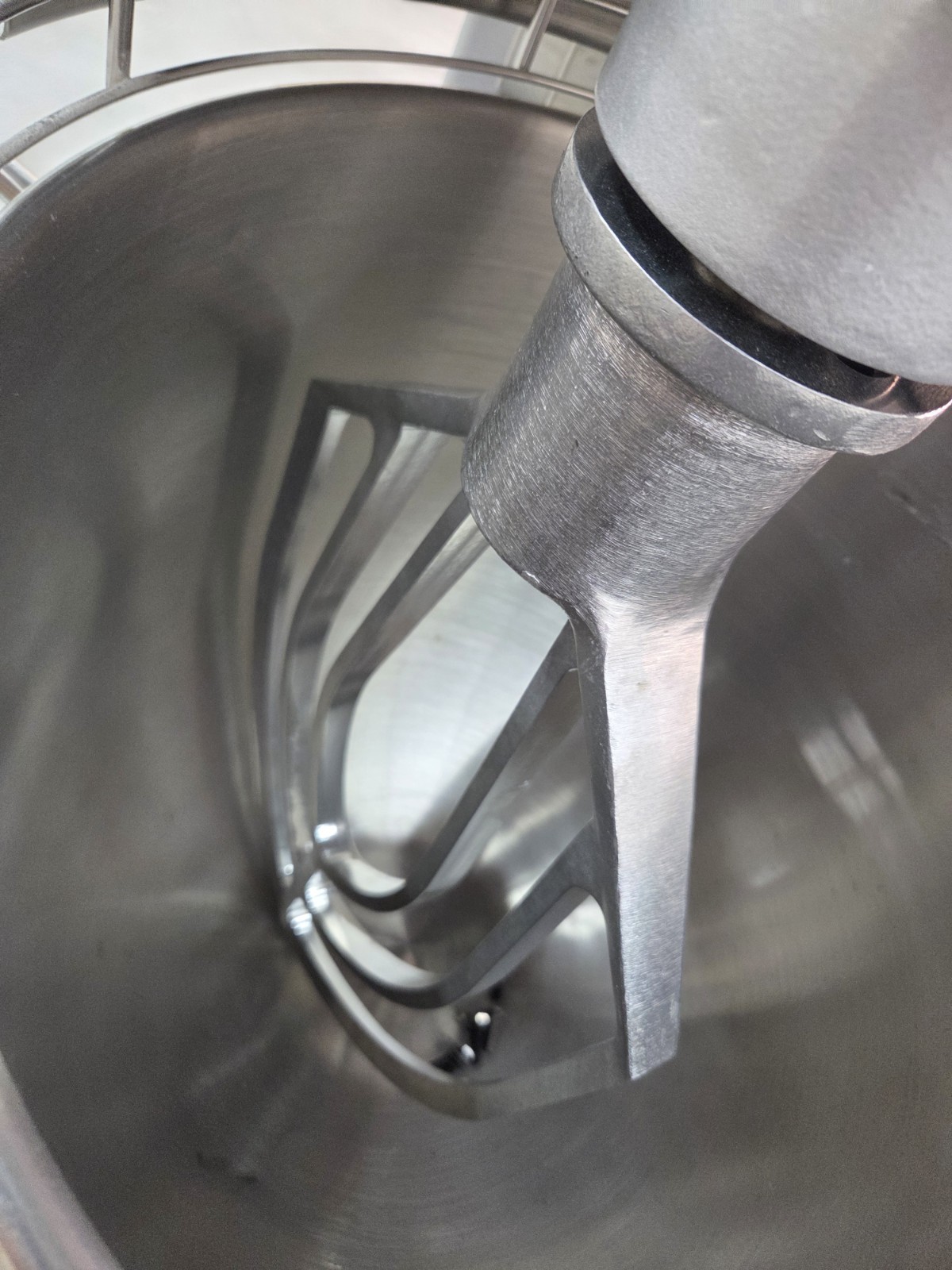 **NEW**Hobart Legacy HL600 60 Quart Commercial Dough Mixer – With ATTACHMENTS