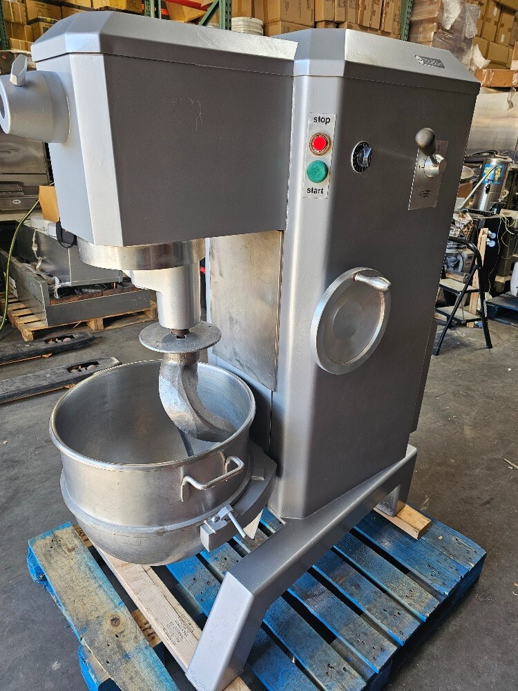 Univex SRM60 60 qt Mixer Pizza Bakery 208v 3 ph, S/S Bowl Dough hook New Beater