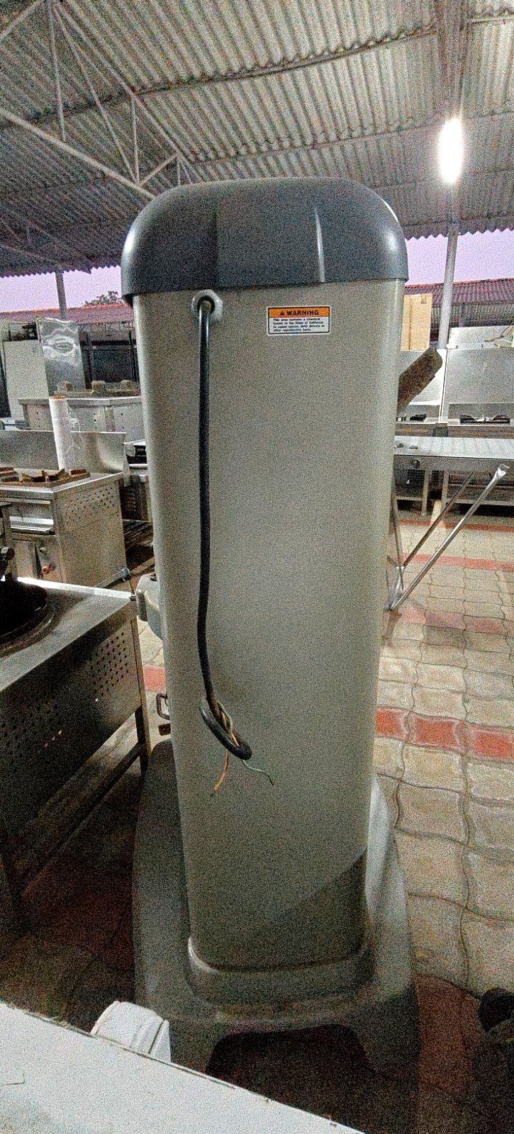 HOBART LEGACY HL600 60Qt dough mixer 1STD WITH ATTACHMENT ( CHECK DISCRIPTION)