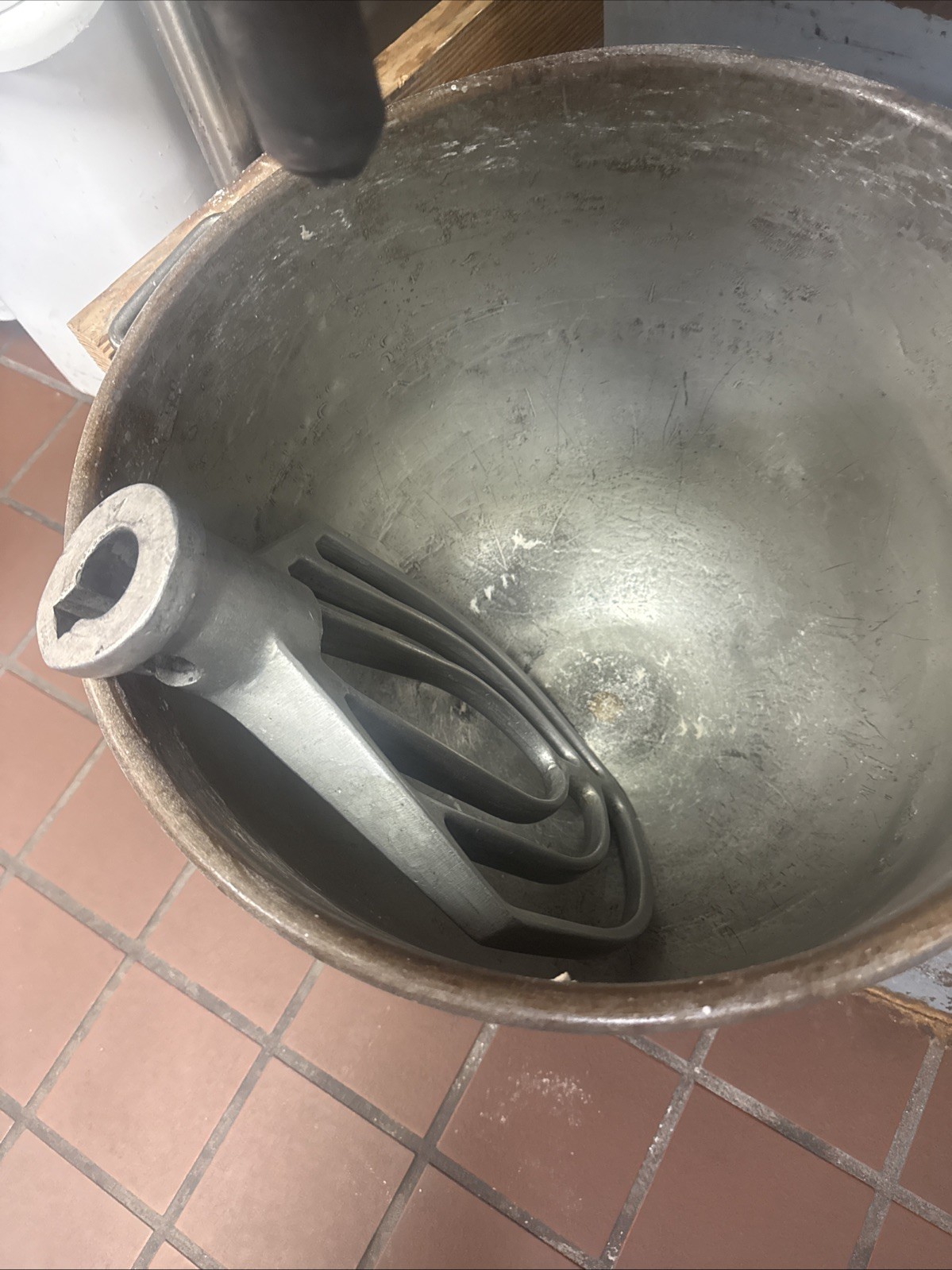 Blakeslee (DD-60) 60 Quart 4 Speed Heavy-Duty Industrial Bakery Dough Food Mixer