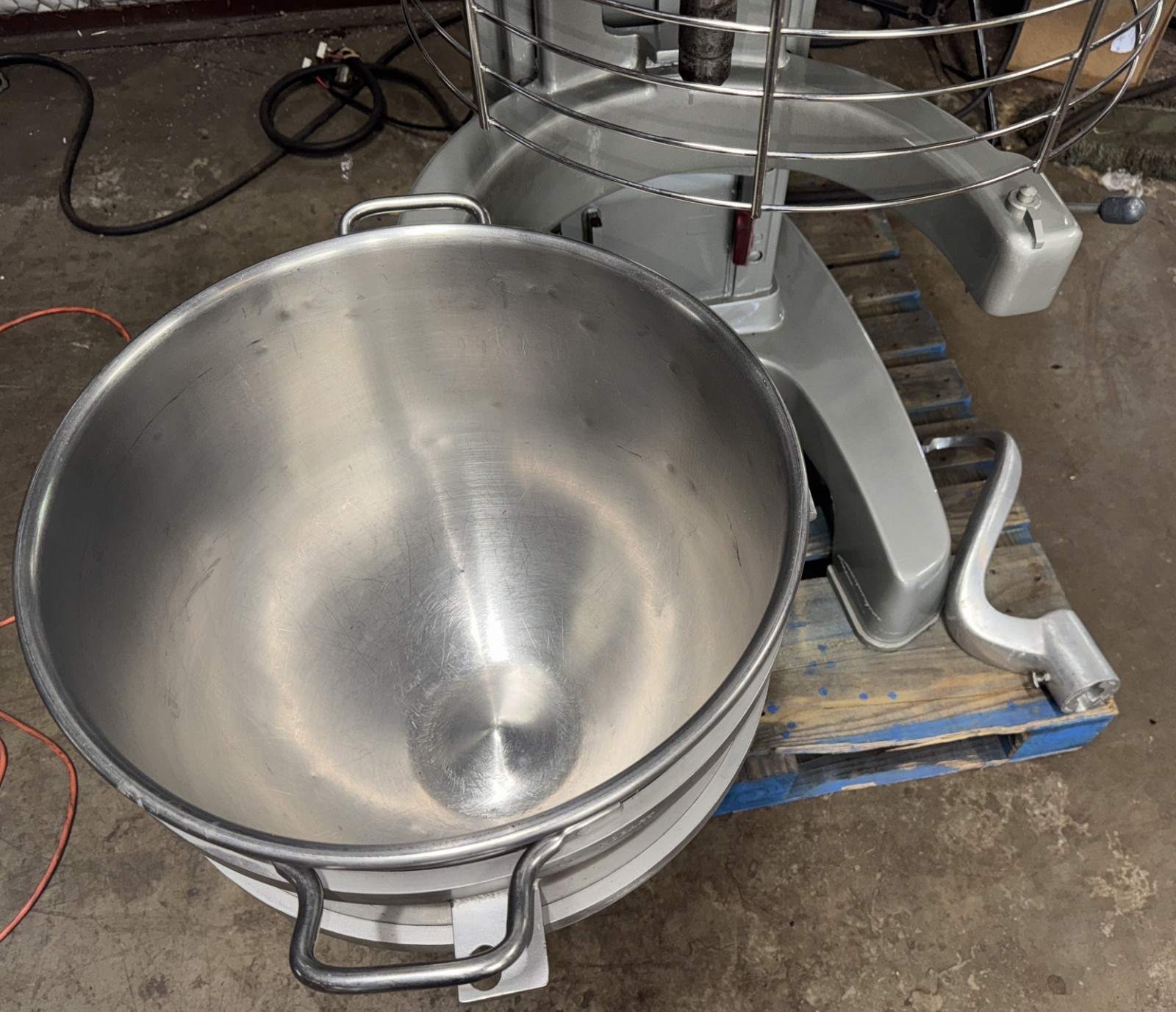 Hobart legacy HL600 60 Qt Bakery Dough Mixer W Guard Bowl Attachment 1 & 3 Phase