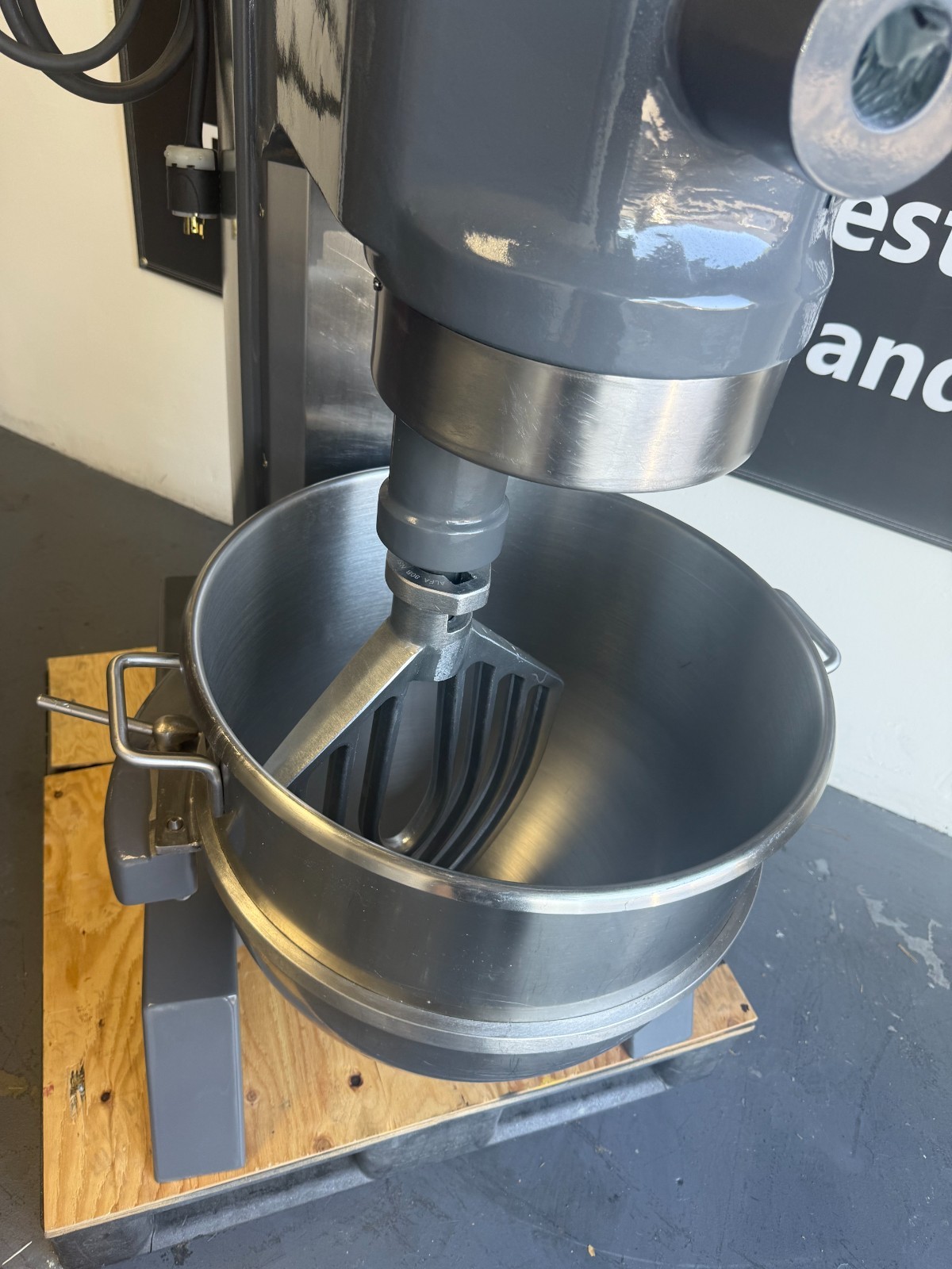 HOBART L800 80Q MIXER REBUILT WITH WARRANTY 1.5HP, 230V, 1PH