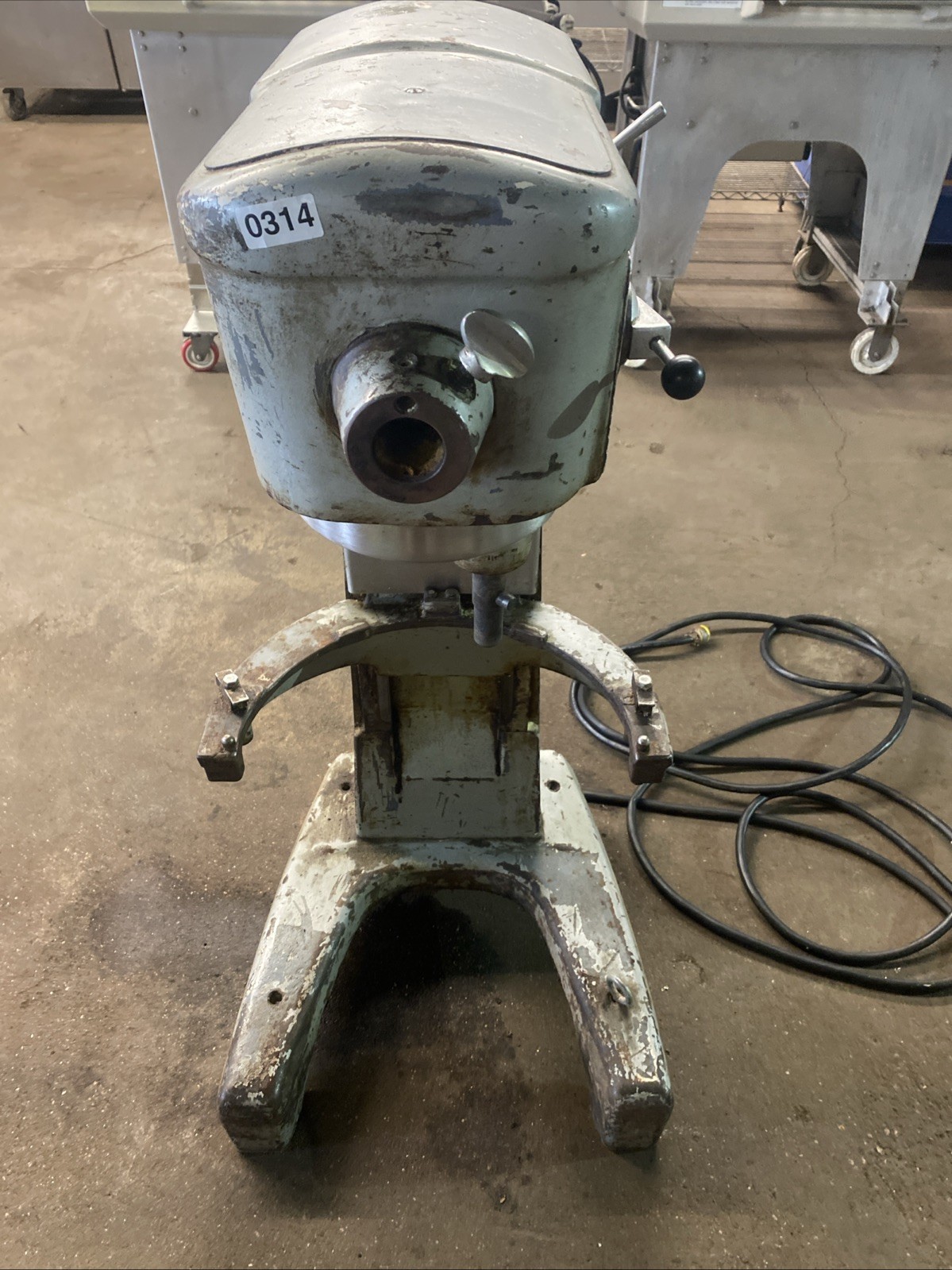 Pre-Owned Hobart 30 Quart Mixer Model D-300 Without Bowl Or Attachments TESTED