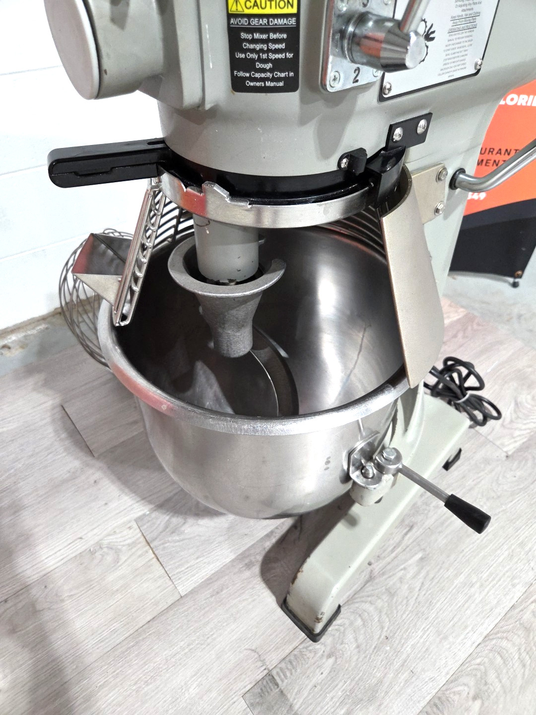 2021 Globe 20 Quart Mixer SP20 With Bowl, Whip, And Hook – WATCH VIDEO!