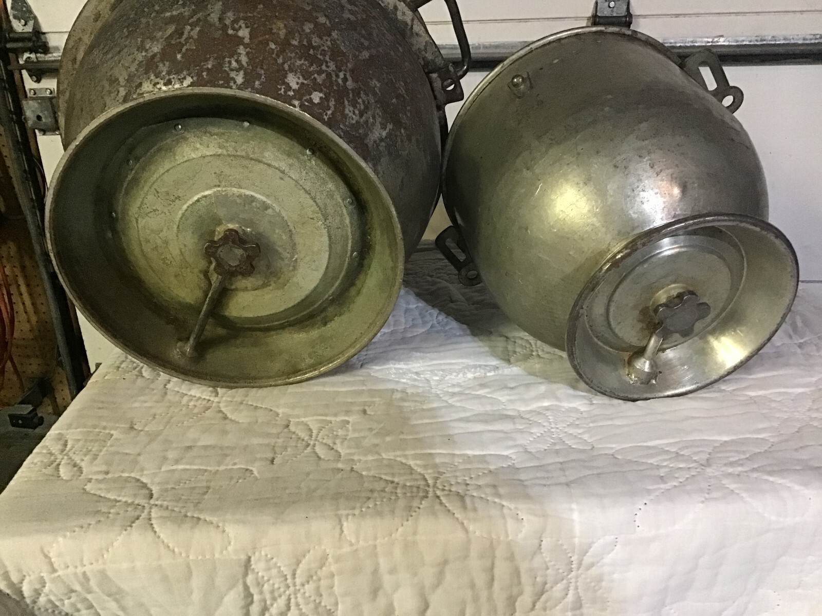 Vintage Hobart Air Whip 501-AW w 20 and 40 at bowls. includes compressor