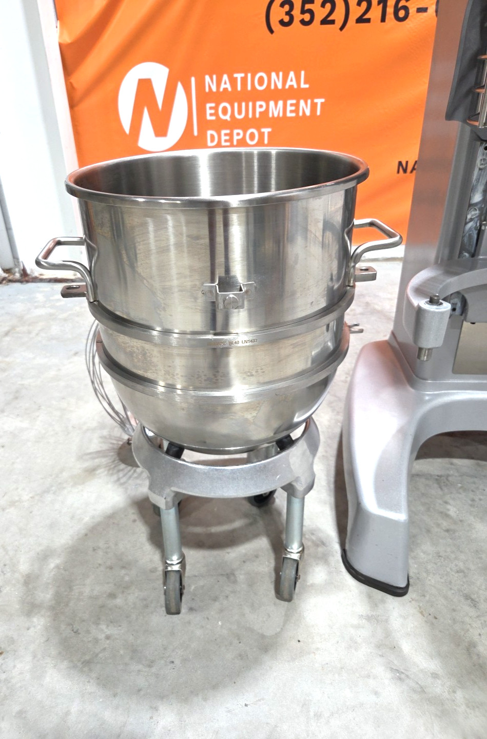 NEW HOBART 40QT Mixer HL400 W/ Hook, Whip, Paddle, Bowl – 3PH/1.5HP – Watch VID!