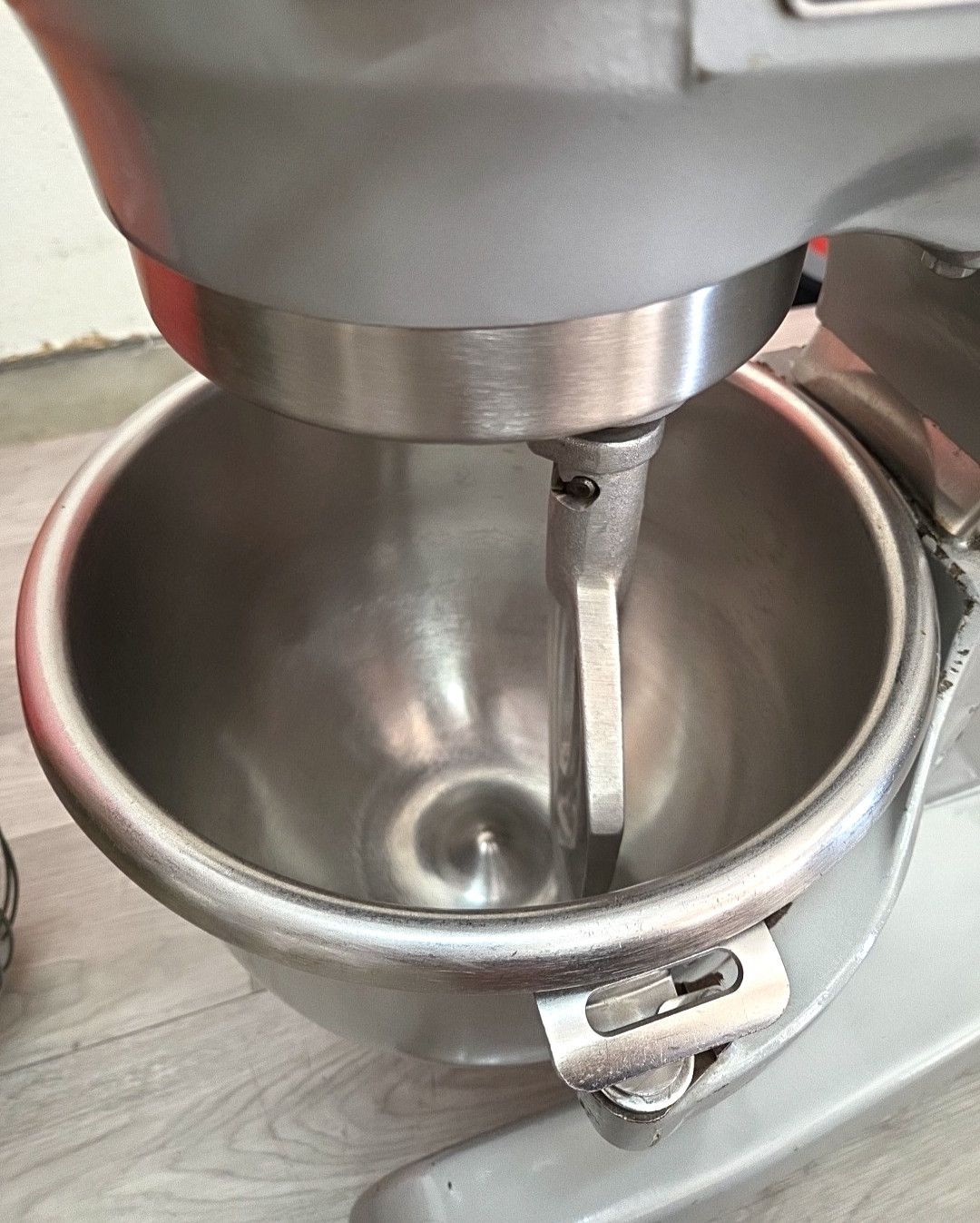 HOBART 12 Quart Mixer A120 W/ Bowl, Paddle, Whisk – 1PH – Watch Video!