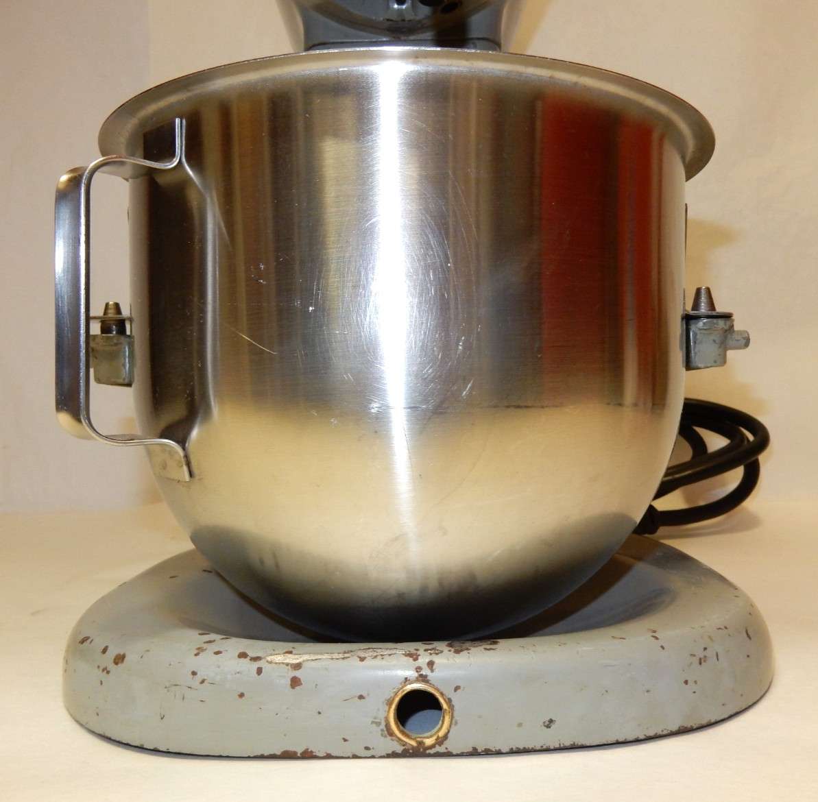 VINTAGE HOBART MODEL N-50 COMMERCIAL MIXER, BOWL & 2 PADDLES, NEW HD CORD, WORKS