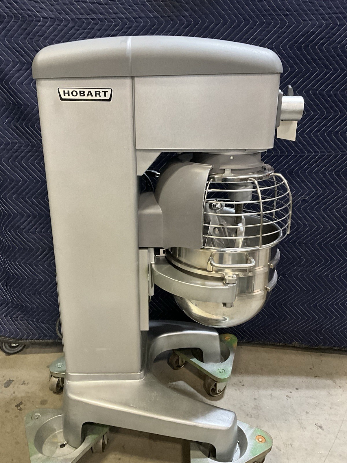 Hobart HL300-3STD Legacy+ 30 qt artisan bakery bread mixer 1 ph, 100-120v