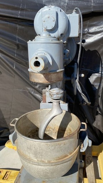 Hobart M800 Floor Mixer 2HP 1PH Spiral Dough Hook 80 Qt Bowl 60″H X 30″W x 42″D